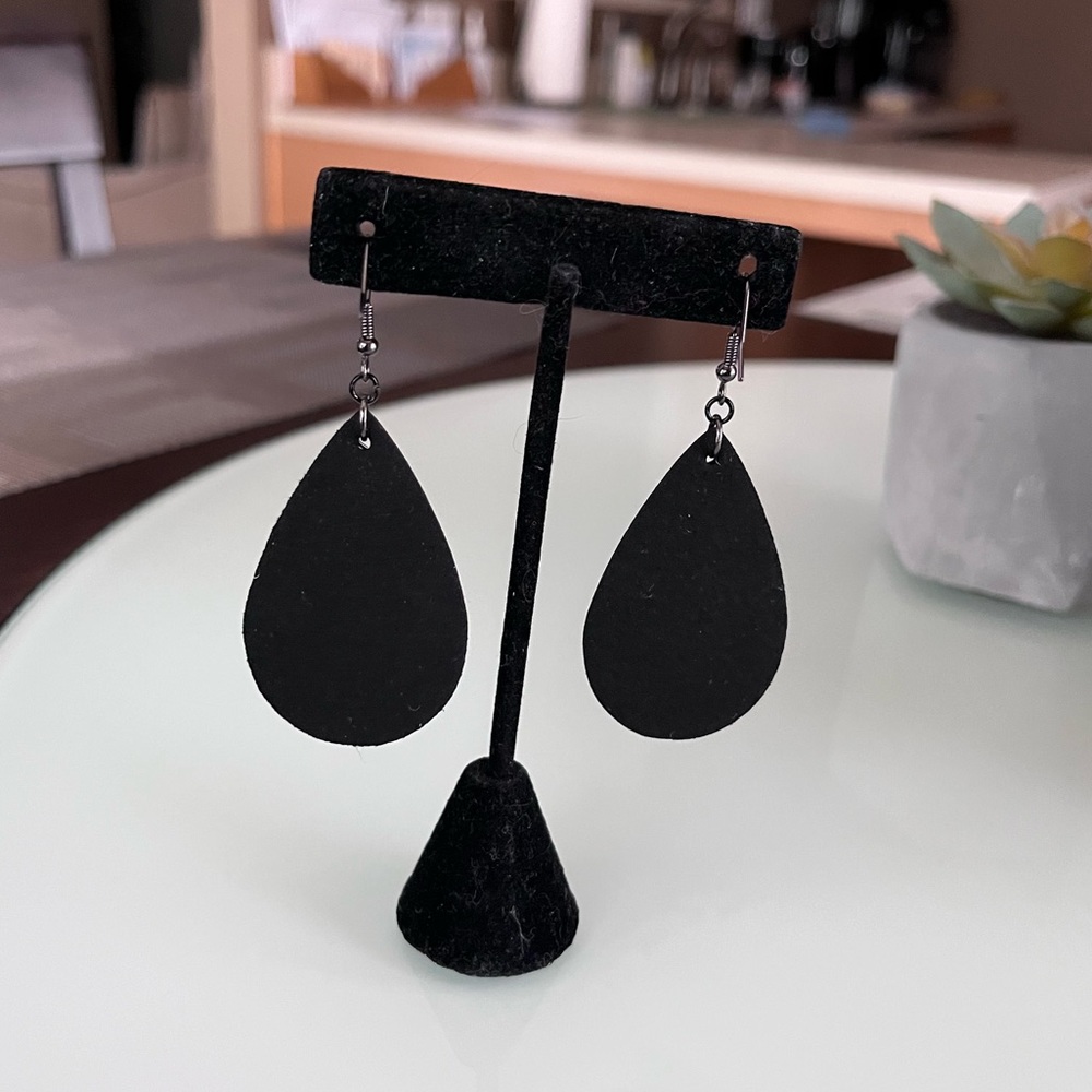 🖤💙Handmade Earrings 💙🖤 - Picture 4 of 12
